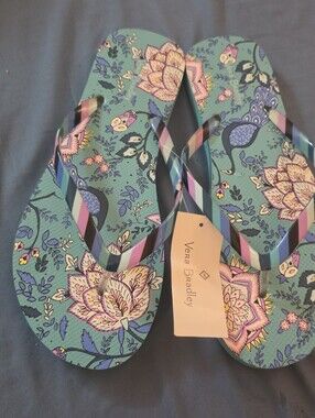 VERA BRADLEY Floral Aqua Printed Flip Flops 9/10